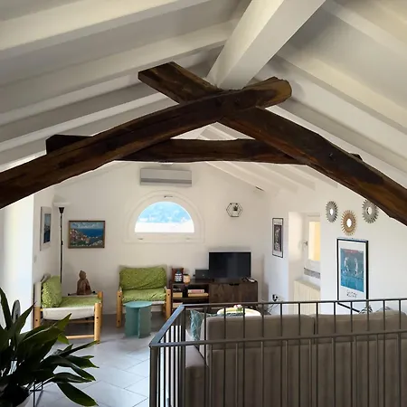 Skyway With Private View Terrace Белладжо