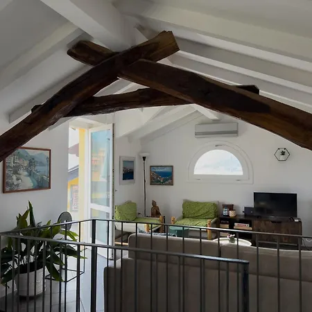 Skyway With Private View Terrace Апартаменты *