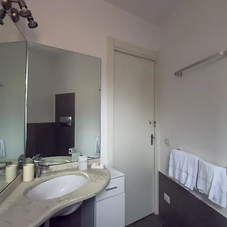 Skyway With Private View Terrace Апартаменты *